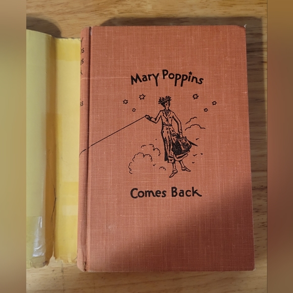 Vintage Mary Poppins Comes Back by PL Travers 1963 Edition HC & Dust Jacket - Picture 3 of 16